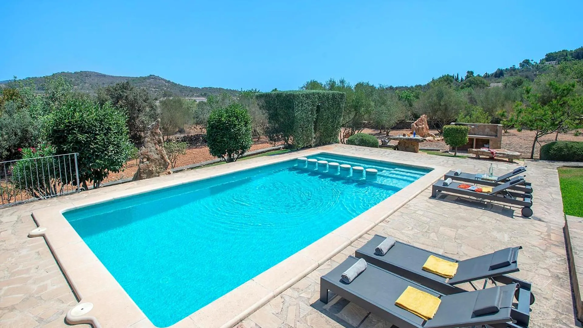 Villa Son Monavi By Vintage Travel Cas Concos España
